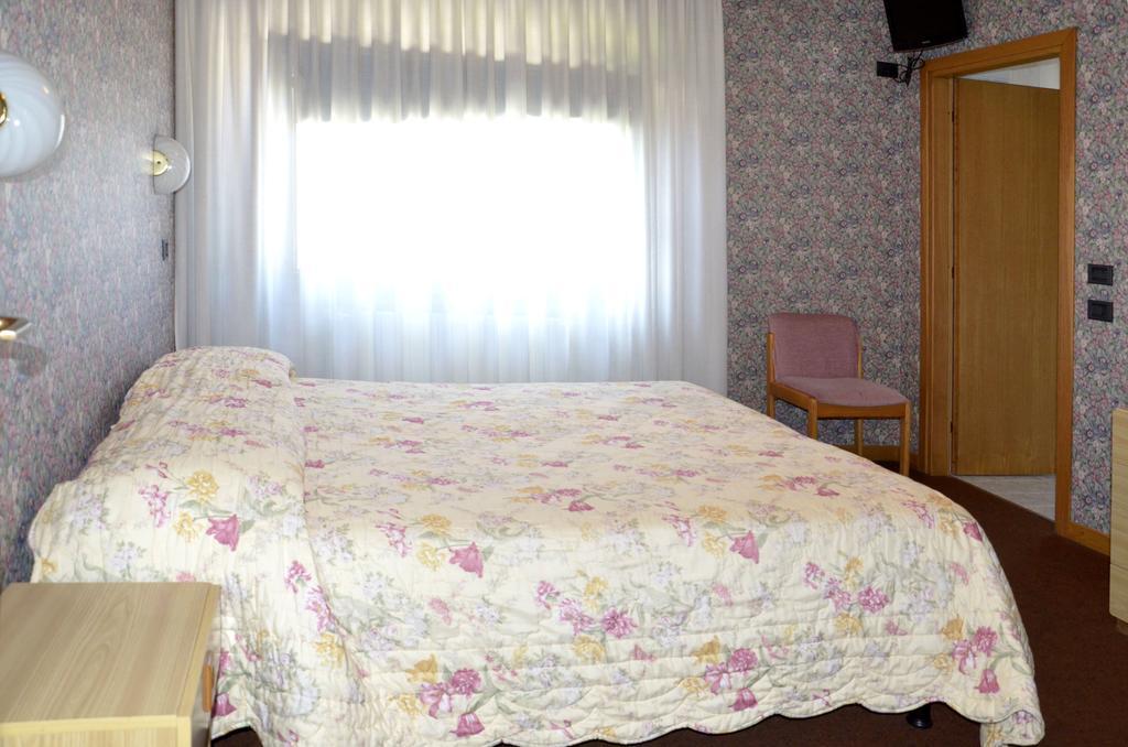 Hotel Cervo Бормио Номер фото